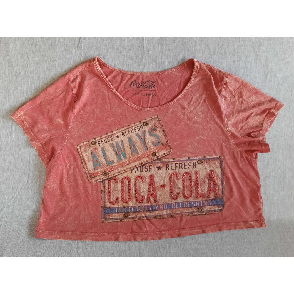 Coca-Cola Women Medium The Classic Relaxed Art Logo Crop T-Shirt S/S Pink Cotton